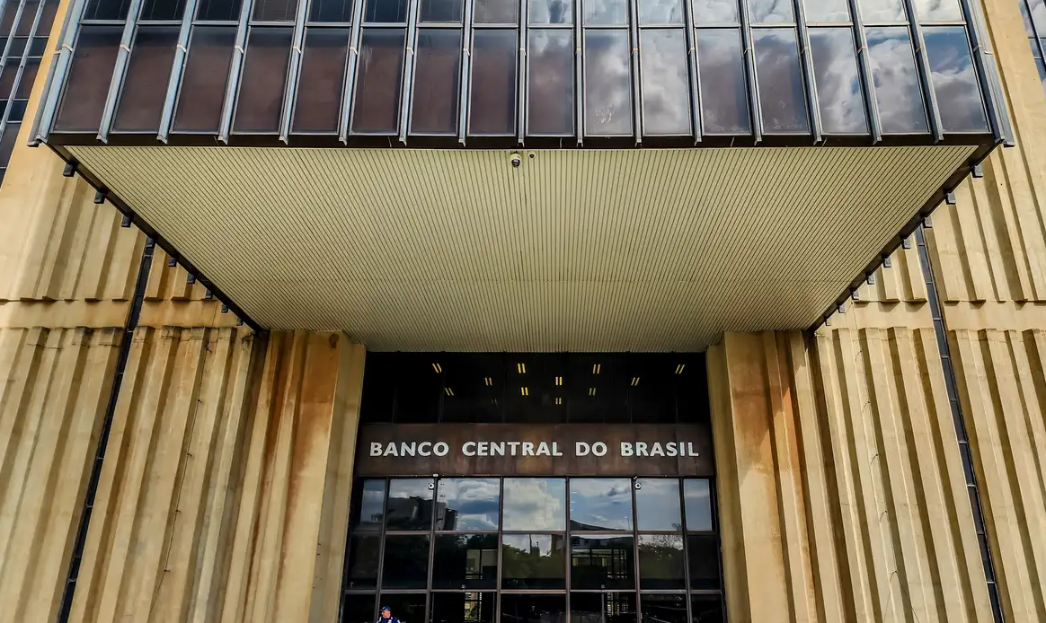 Copom eleva juros básicos da economia para 13,25% ao ano